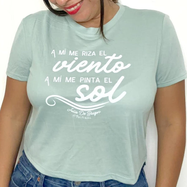 Camisa con frase de Julia De Burgos: A mi me riza el viento, a mi me pinta el sol | Julia De Burgos poems quote shirt
